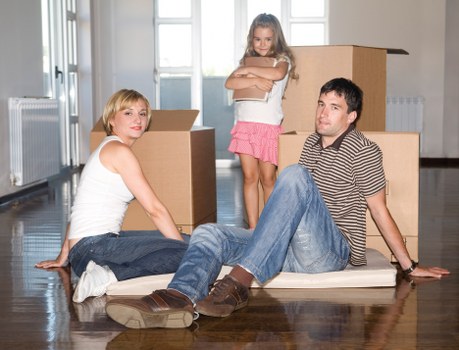 People using Leyton Storage to manage belongings during life changes